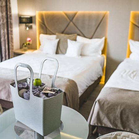 Hotel Eden Garden Spa Câmpulung Moldovenesc Extérieur photo